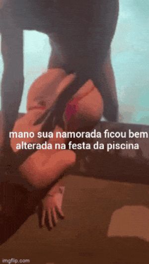 Eles sempre dão bebida demais para ela..