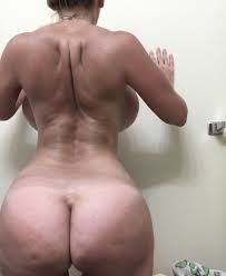 Mega tit bimbo with ass