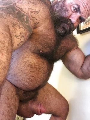 Hairy Musclegut Daddy with pumped cock