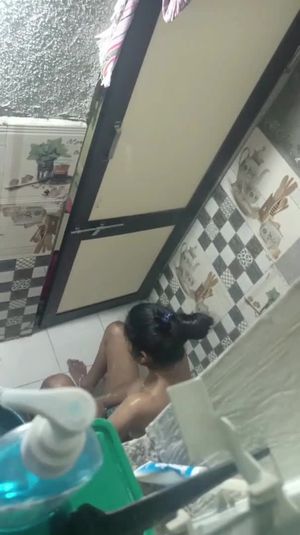 Sister realize but still shoot video ohhh