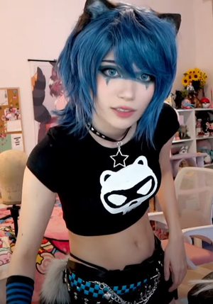 Emiru (Streamer) - VTuber Snuffy Outfit