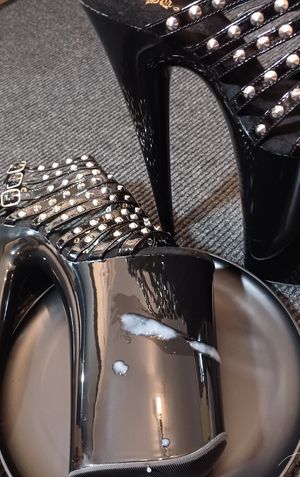 Getting ready to eat my own cum off of new platforms.