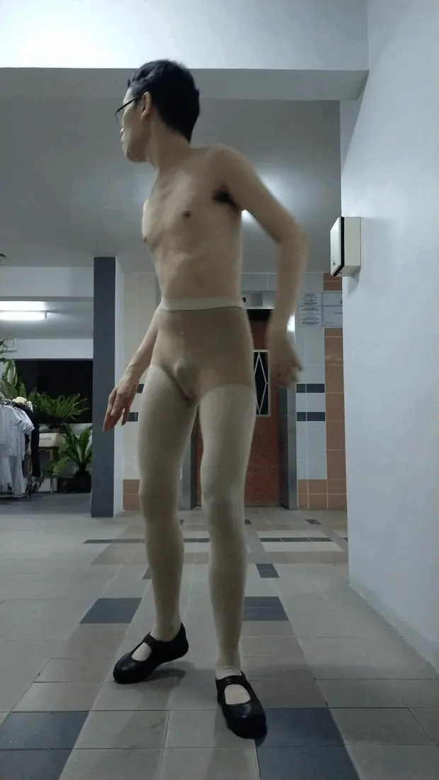 SingHealth nurse crossdress.