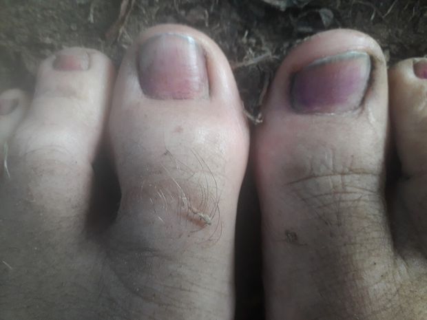 mes doigts de pieds qui branle ma bite en footjob