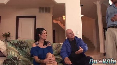 Cuckold Finds a Stud to Fuck His Cock Hungry Wife Zoey Holloway