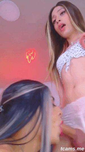 Tranny Loves Sucking Shemale Cock