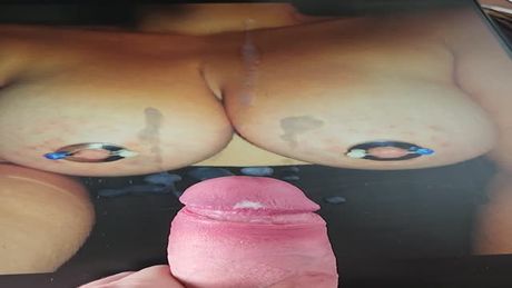 @badbunnyjean I want to fuck your tits so bad :o