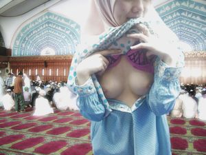 Muslim daughter flash publicly while her parents are pyar for her but she avoide them and show her small white tits to everyone at mosque...