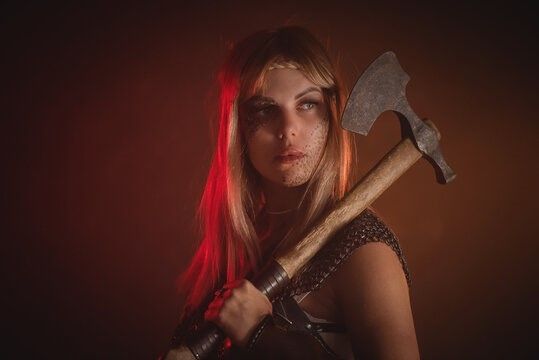 I'd date her