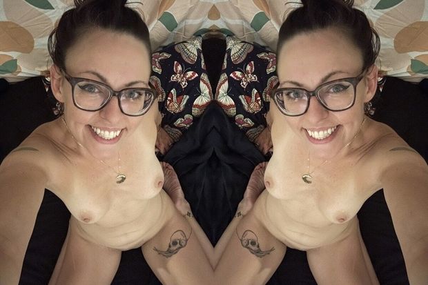 She’s so hot she gave me double vision