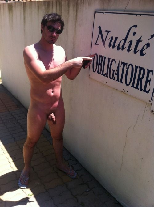 Nudité Obligatoire