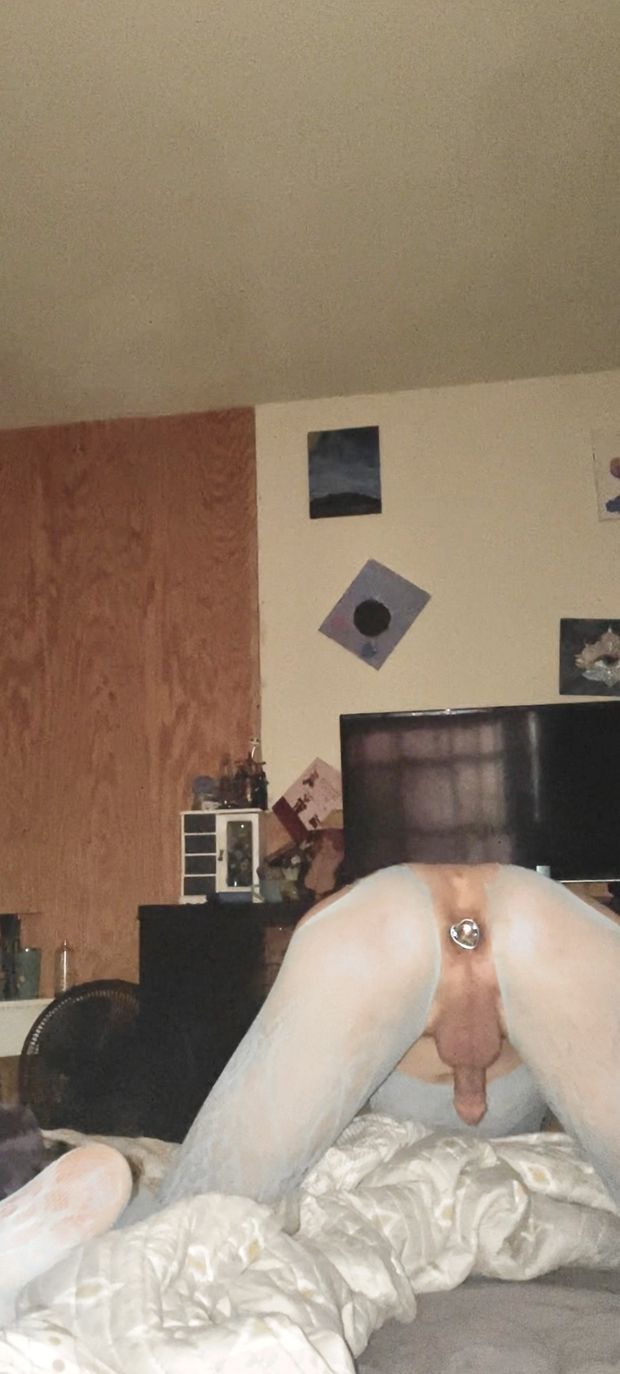 Need someone to fuck me please!!!