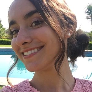 Sara jeune salope française portugaise