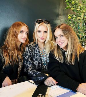 Ashlee, Jessica & Tina Simpson