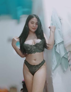 Big sis helping cuck bf with his blue balls