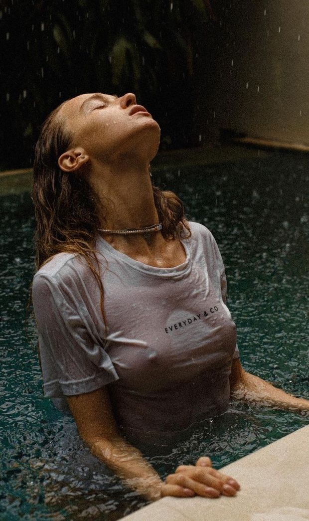 Non Nude