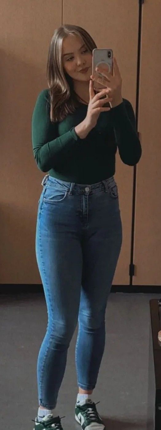 Tinder Chick