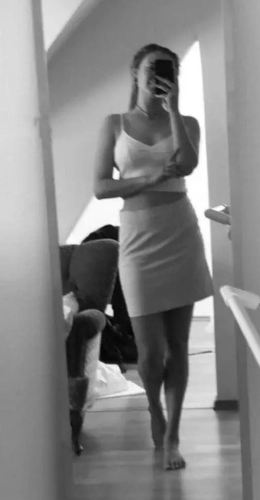 Tinder Chick