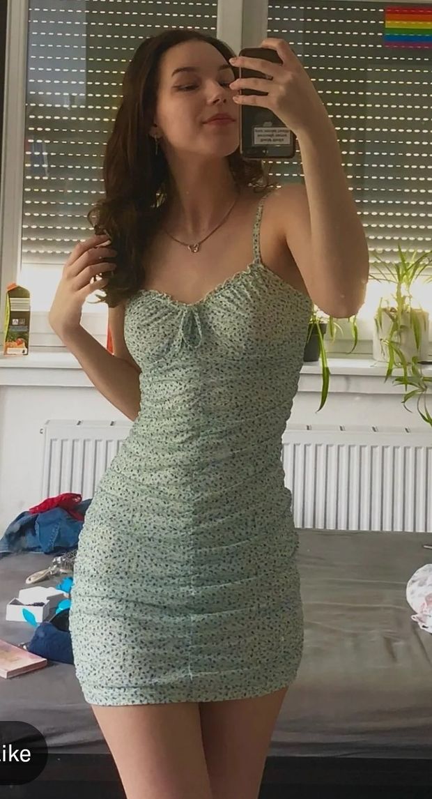 Tinder Chick
