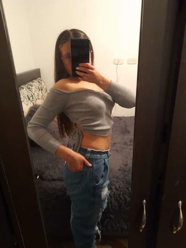 petite non nude