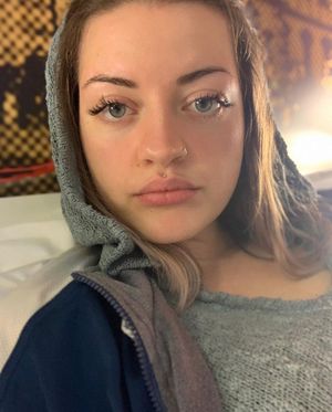 Super Pretty Face of a Blonde Teen