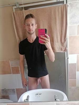 No pants day here at my place in Hamden CT and I am inviting you to join me over