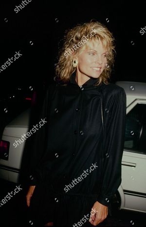 Joe Theismann was lucky having her.