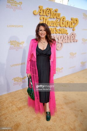 15 until gallery closing.