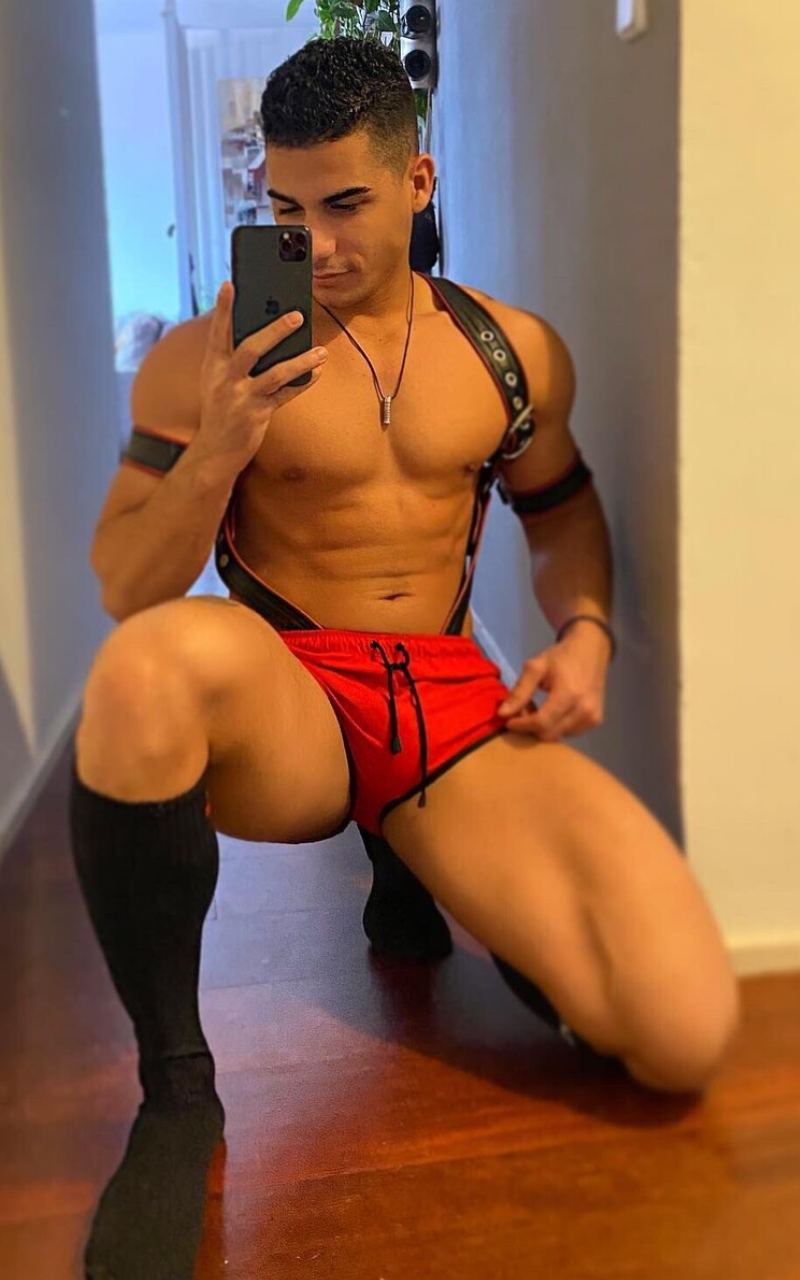 Let me lick between those thighs!
