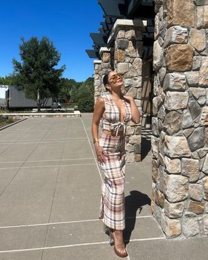 43 photos until gallery closes.