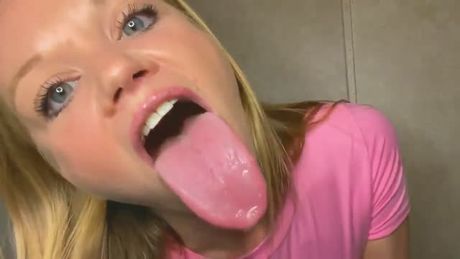 Cute blondie shows tongue fucking skills