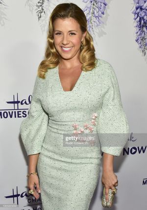 Last pic. Reason for gallery closing. Pronoun Usage.