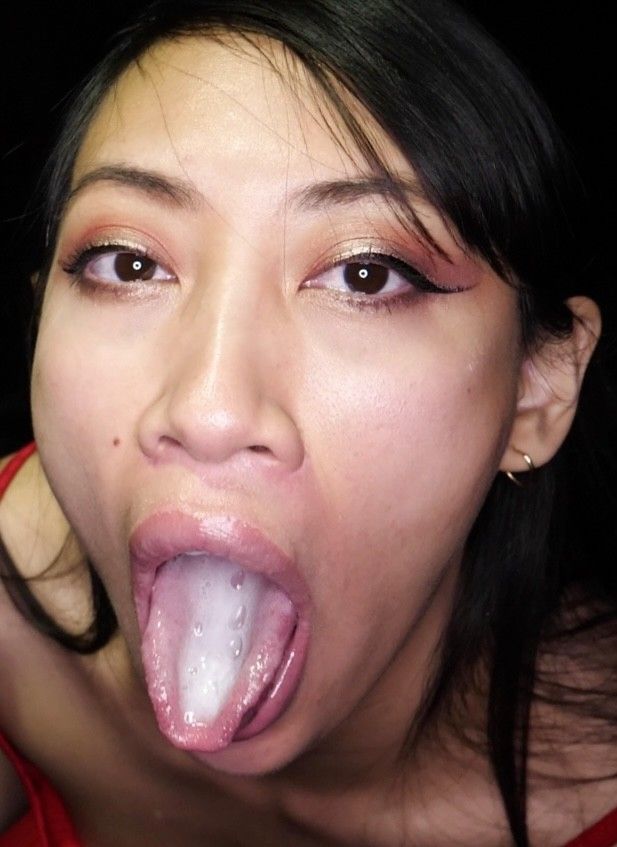 Cute Cum Seeker Salee Lee…