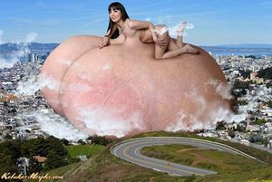 Giantess Hitomi Tanaka mega city size tits