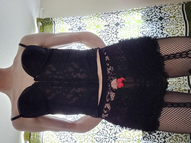 Put a bow on my clitty for Master