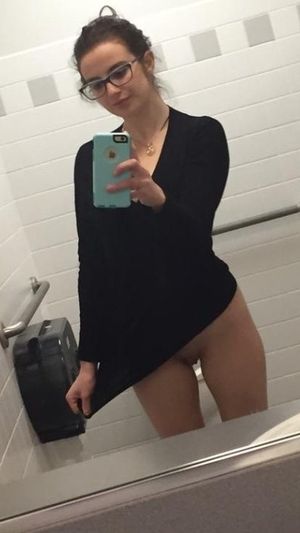 Bottomless nude selfie