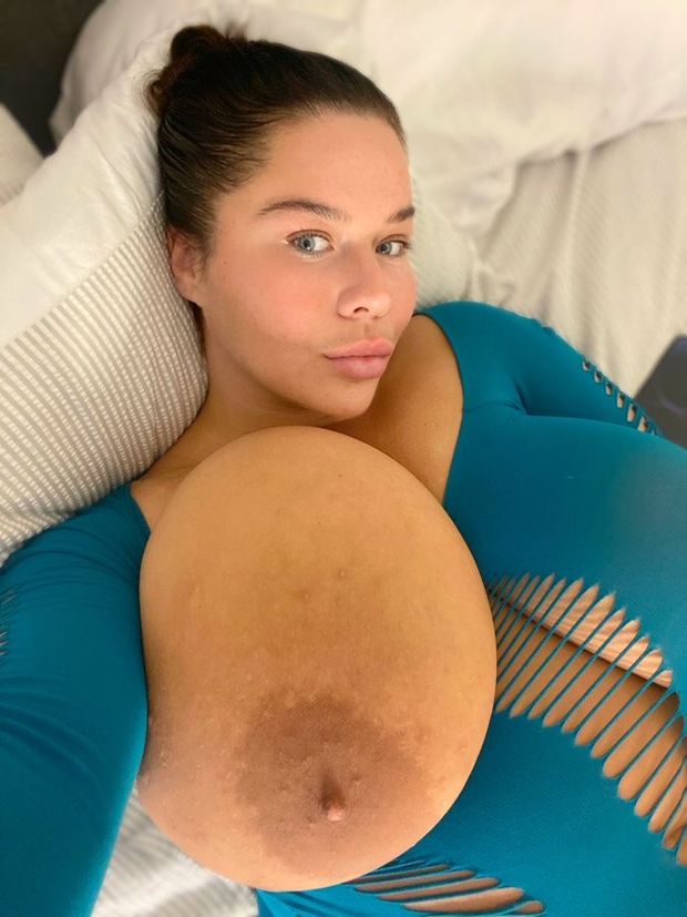 One big tittie